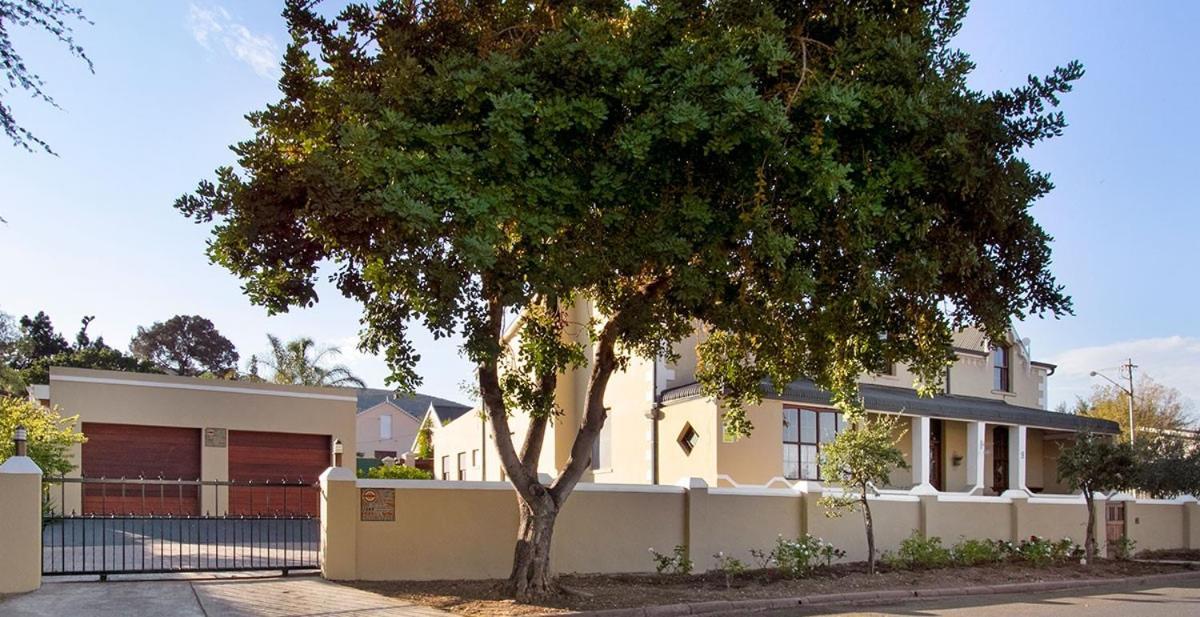 J'S Audacious Living Montagu Self Catering Apartment Екстериор снимка