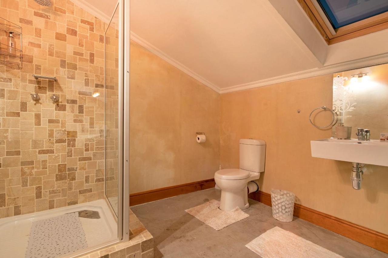 J'S Audacious Living Montagu Self Catering Apartment Екстериор снимка