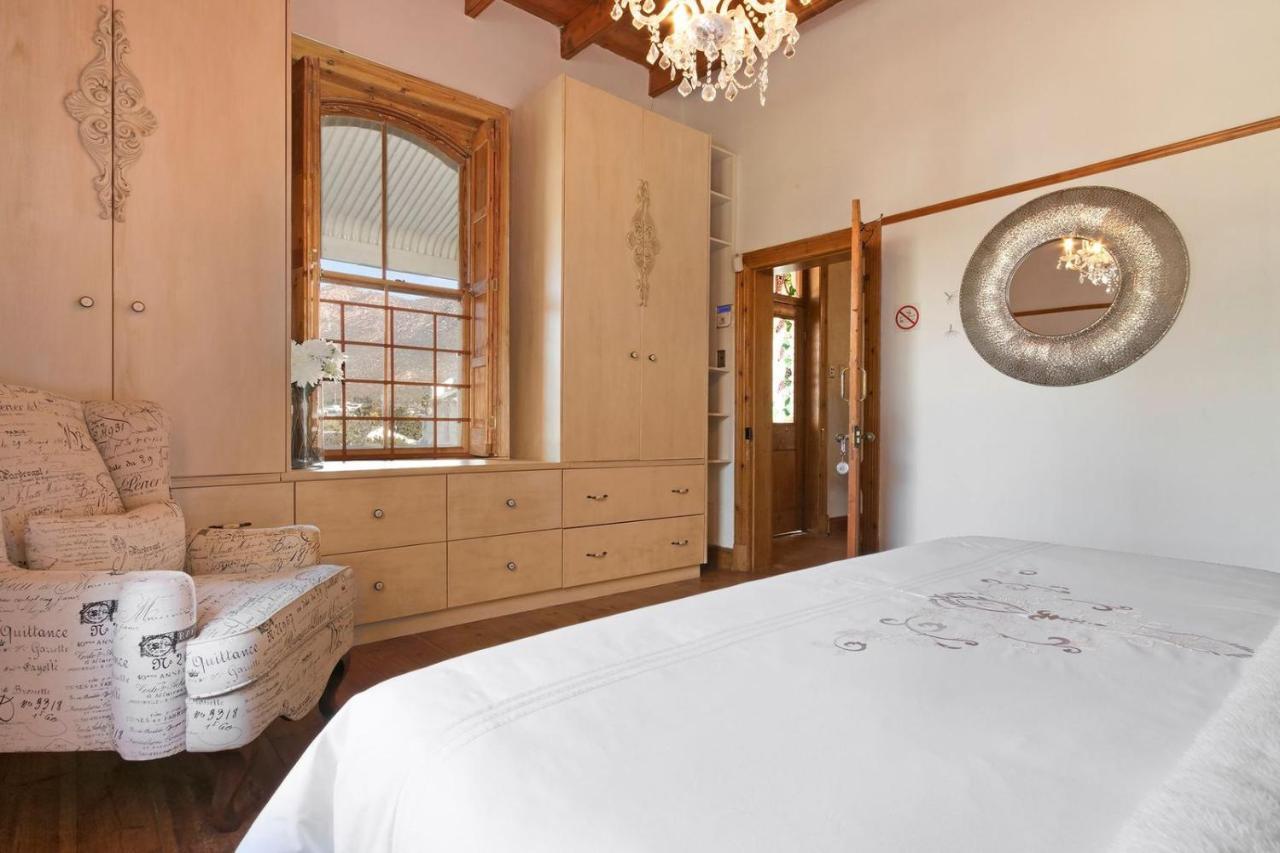 J'S Audacious Living Montagu Self Catering Apartment Екстериор снимка