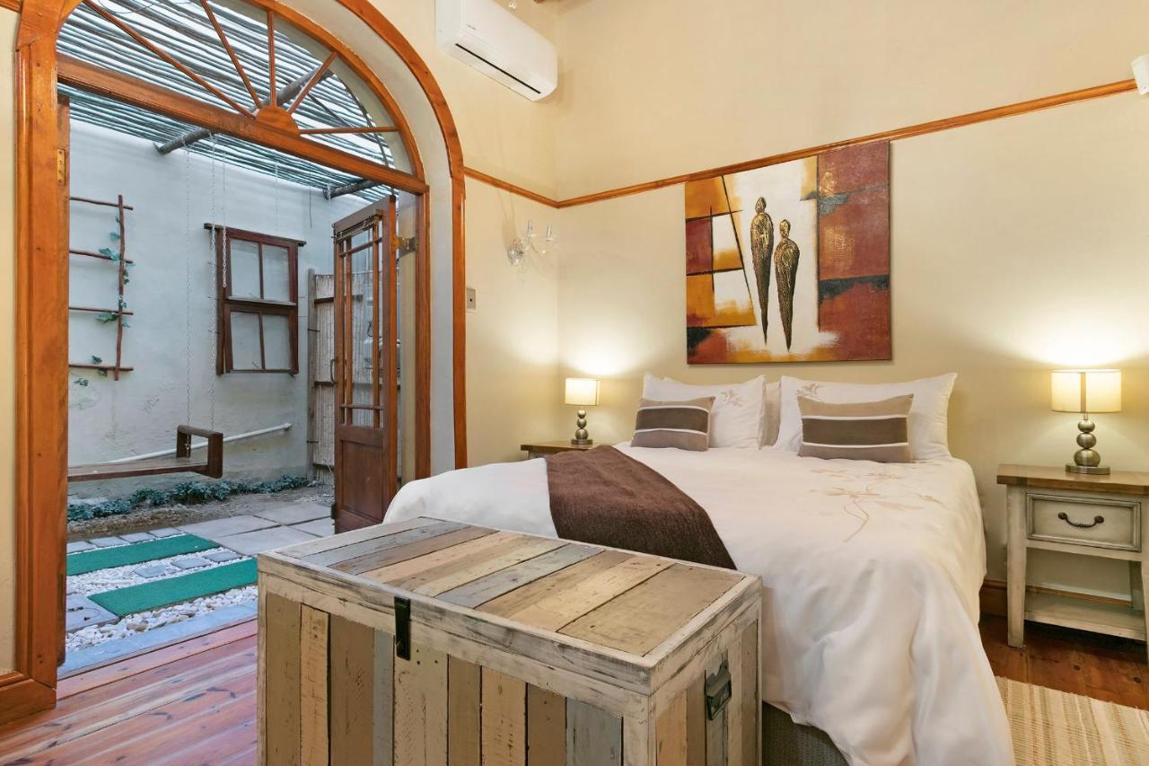 J'S Audacious Living Montagu Self Catering Apartment Екстериор снимка